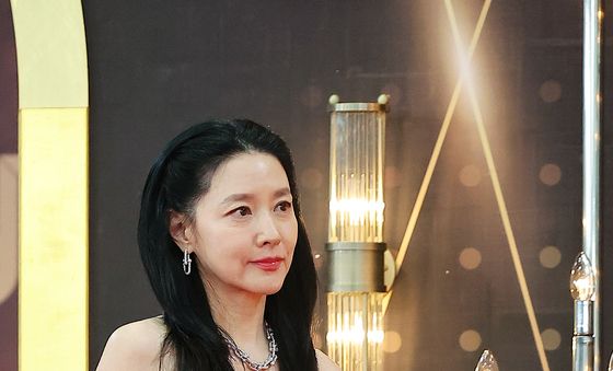 이영애, 오랜만에 연기대상 나들이