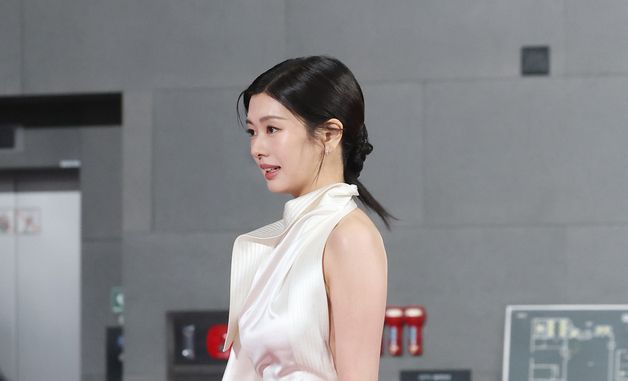 정소민, 우아한 발걸음