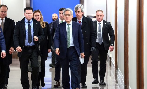 [포토] 상원 위원회 회의 참석하는 젠슨 황