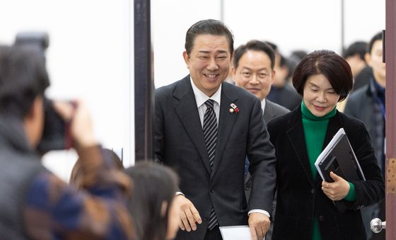 정책조정회의 참석하는 김병기 원내대표