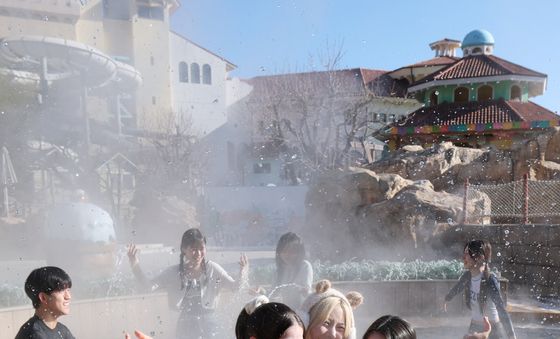 캐리비안 베이에서 윈터 스파 캐비 즐겨요