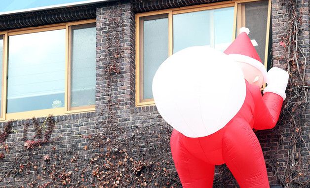 광주 북구청에 등장한 산타