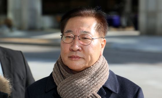 굳게 다문 박성재 전 장관의 입