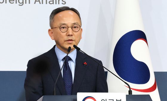 정례브리핑하는 박일 외교부 대변인