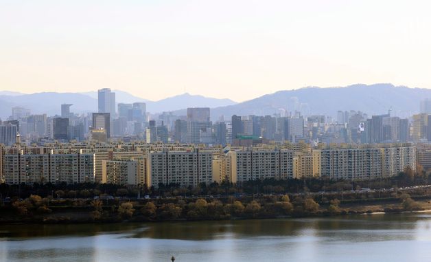 국세청, 칼 뺐다…강남4구·마용성 아파트 증여 2077건 전수 검증