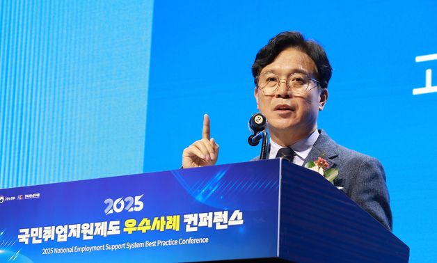 축사하는 김영훈 노동부 장관