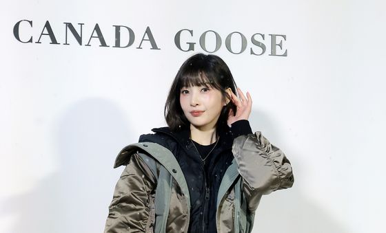 레드벨벳 조이, 하얀 눈 맞으며