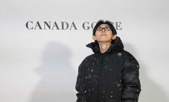 코드 쿤스트, 하얀 눈 맞으며 감성 폭발