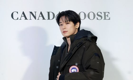 주연, 첫 눈 오는날 조각상