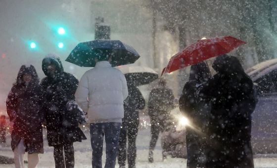 퇴근길 수도권 폭설…서울 첫눈