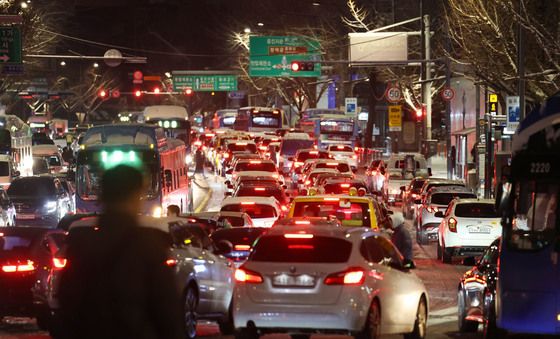 폭설에 '교통비상'