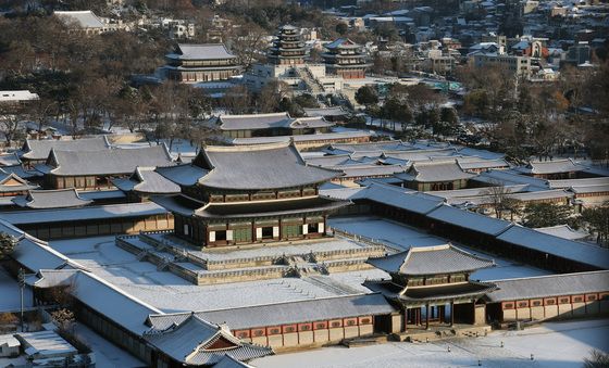 눈 덮인 경복궁