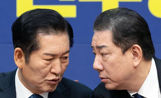 대표와 원내대표 '밀착 대화'