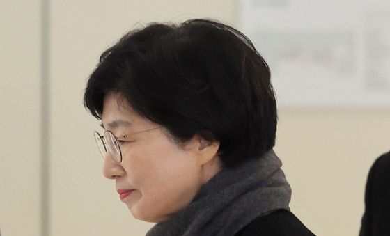 '김건희 고가 가방 의혹' 김기현 의원 배우자 특검 출석