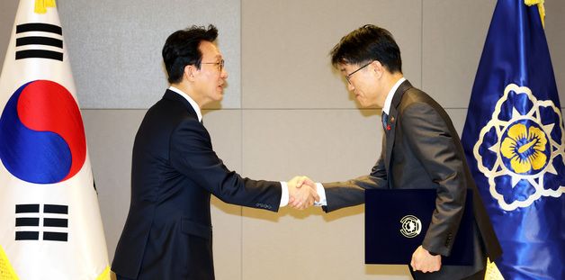 김민석 국무총리, 한삼석 국민권익위원회 부위원장 임명장 수여