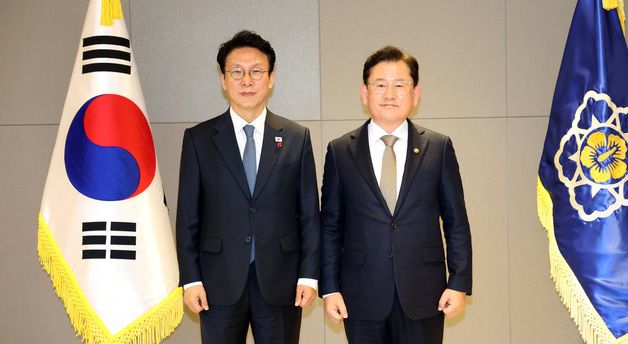 김민석 국무총리, 이승돈 농촌진흥청장 임명장 수여