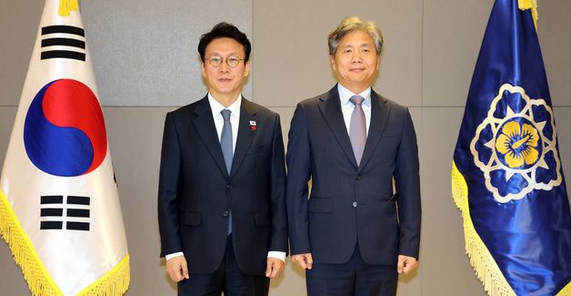 김민석 국무총리,  류현철 고용노동부 산업안전보건본부장 임명장 수여