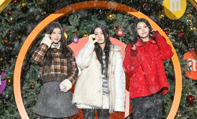 아일릿과 함께하는 엠앤엠즈 매지컬 홀리데이