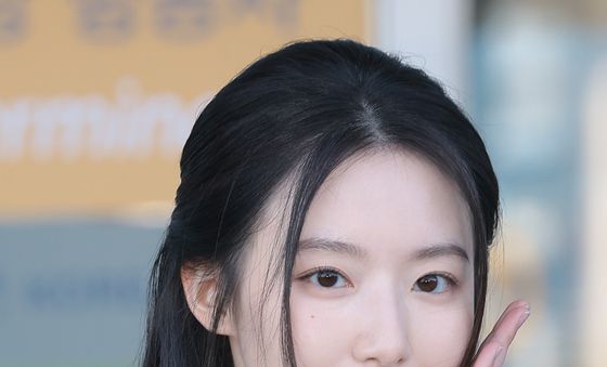 아이돌 슈화, 공항에 핀 꽃