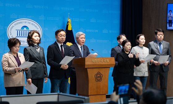 조국혁신당 "내란전담재판부 법무부 장관·헌재 사무처장 몫 추천 빼야"