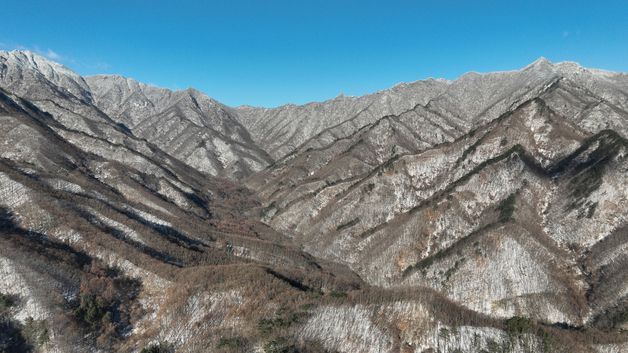 첫눈 내린 남덕유산