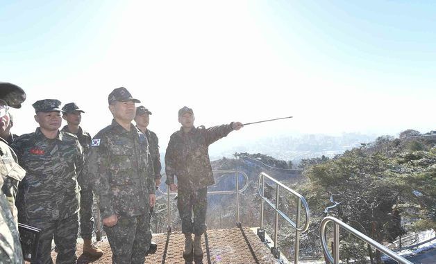 진영승 합참의장, 1방공여단·3미사일방어여단 작전태세 현장점검