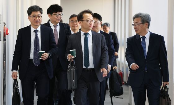 전국법원장회의 향하는 법원장들