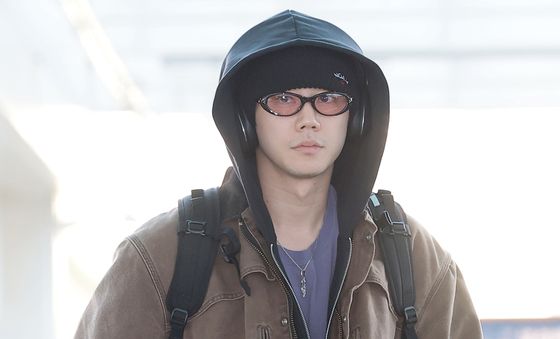 출국하는 이준영