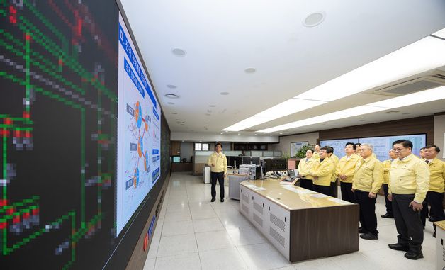 김성환 장관, 남서울지역 계통운영상황 점검