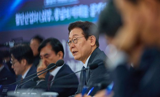 '충남의 마음을 듣다' 타운홀미팅 참석한 이재명 대통령