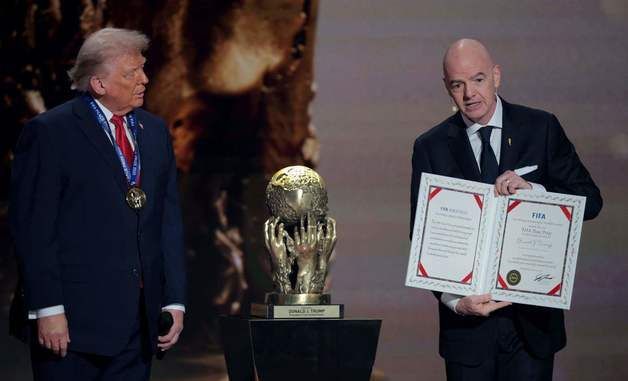 FIFA 평화상 받는 트럼프