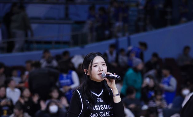 송하예, 코트 위 노래하는 요정