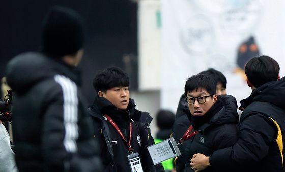 퇴장 당한 이정효 감독