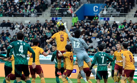 전북 공세 막는 광주