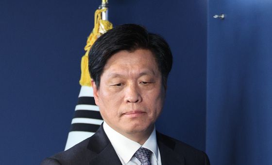 기자간담회 참석하는 조승래 사무총장