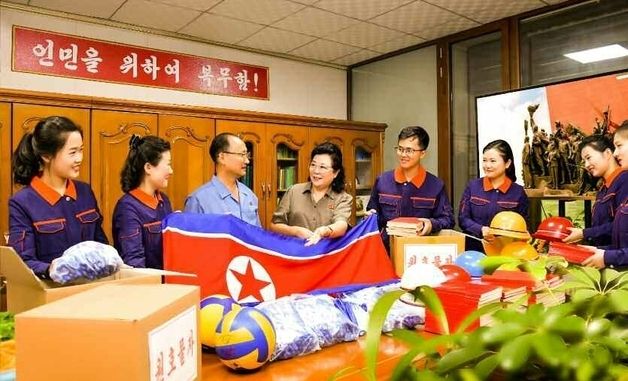 북한, 김정은 '인간애·인민애' 강조…"모두가 한가족·한식솔"