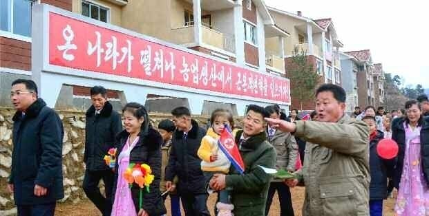 북한 "산골마을 현대적 주택 건설…김정은 불면불휴의 헌신과 노고"