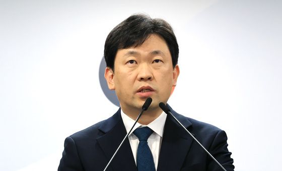 브리핑하는 윤민호 통일부 대변인