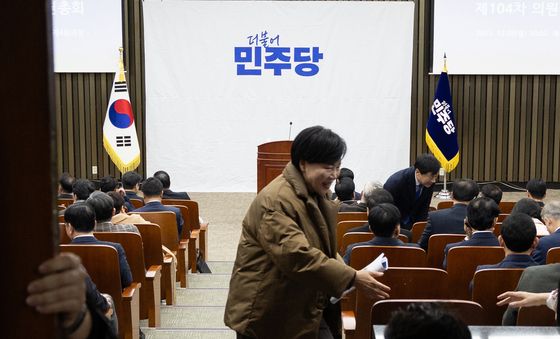 민주당, 비공개 정책의총...내란재판부·법왜곡죄 의견수렴