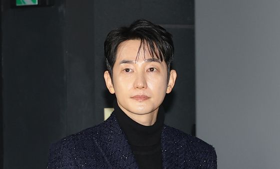 입장하는 박시후