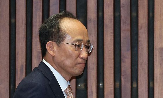 모습 드러낸 추경호