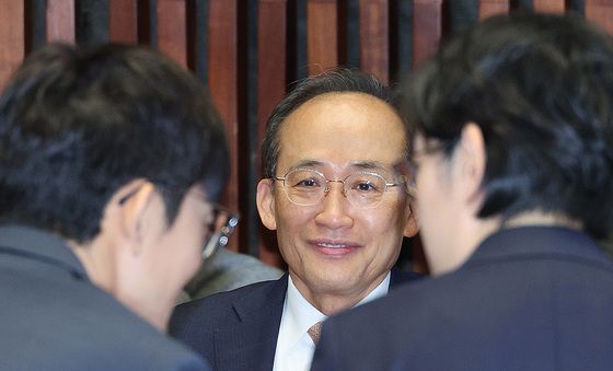 미소짓는 추경호