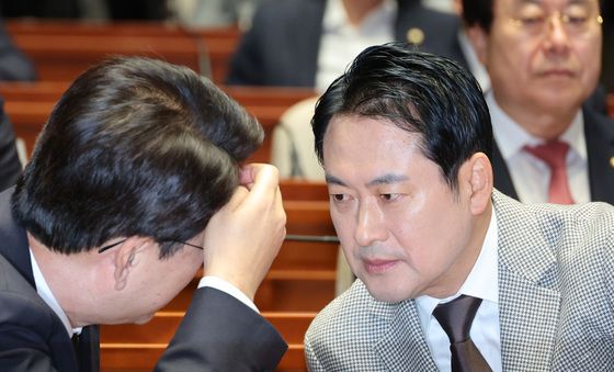 머리 맞댄 장동혁·신동욱