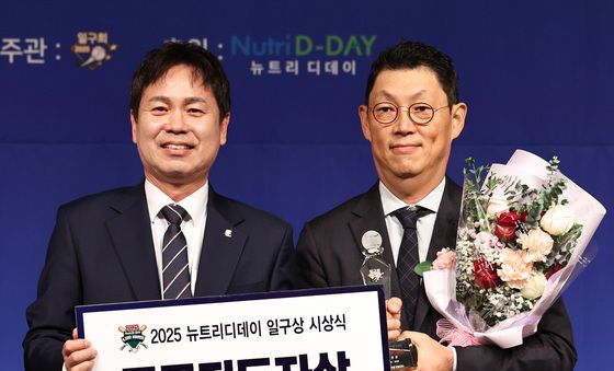 2025 일구상 프로지도자상 수상한 김정준 LG 수석코치