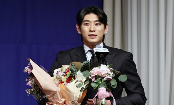 특별공로상 수상 소감밝히는 이정후