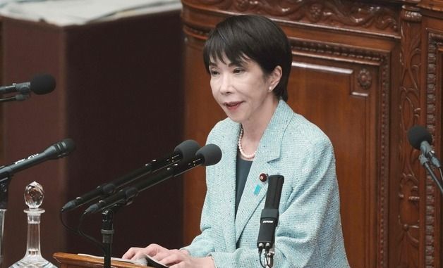 [포토] 질의 응답하는 日다카이치 총리