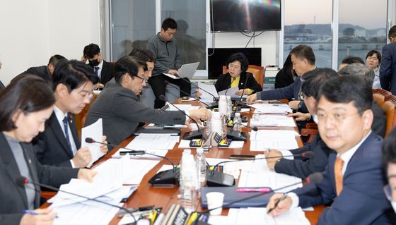 과방위 소위, 허위조작정보 유포 최대 5배 배상 법안 논의