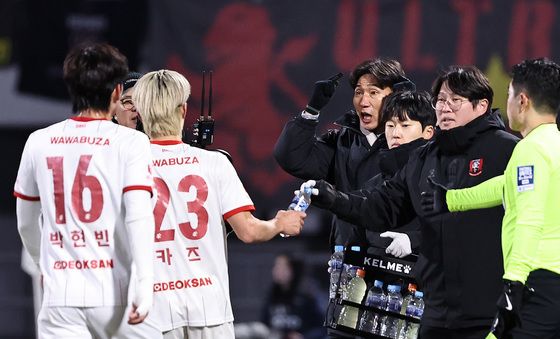 이영민 감독 "집중해"