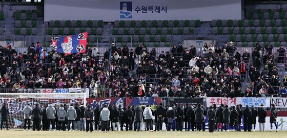 물러나는 수원FC