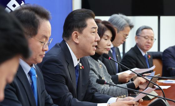 원내대책회의 주재하는 김병기